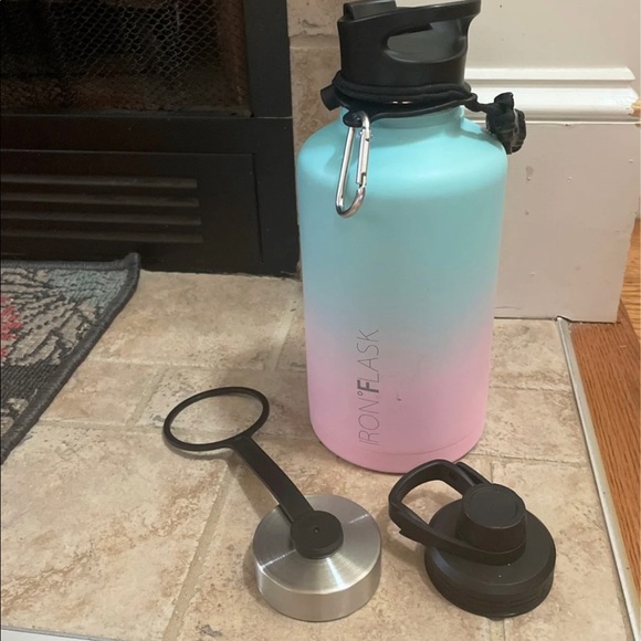 IRON FLASK 64 oz Wide Mouth Water Bottle NEW - Picture 2 of 8